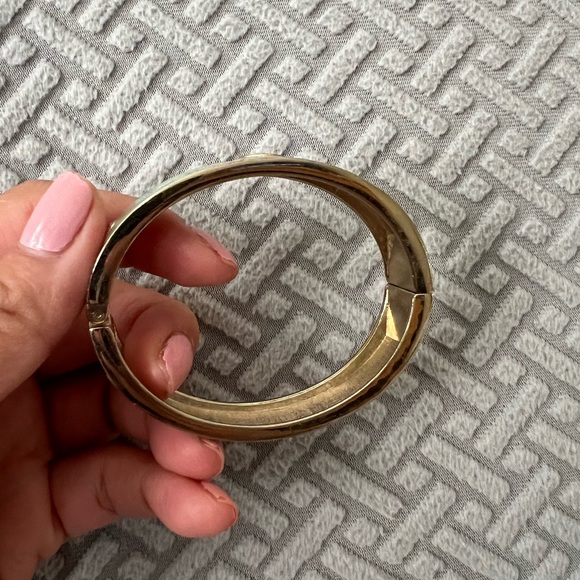 Elegant Bracelet Green and Gold tone - Picture 3 of 4